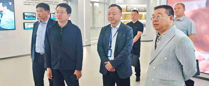 江西化工高级技校领导来圣效集团交流