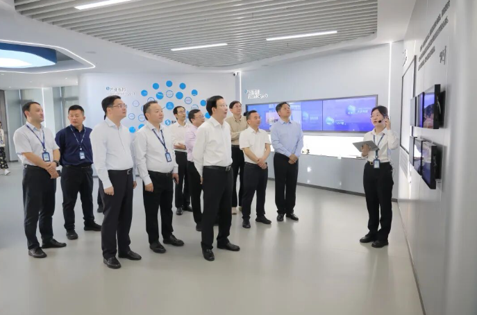吴国升一行来圣效集团调研